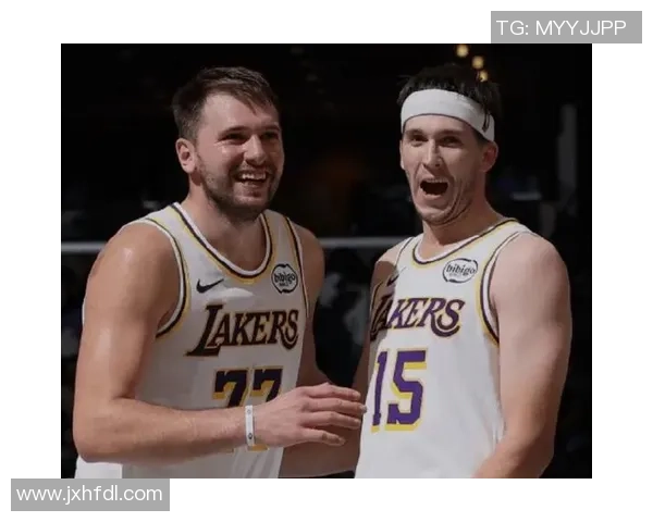 雷迪克称文森特非常契合东契奇和小里有望在首发阵容中迎来爆发